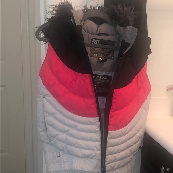 DC Ekotek 5K Series Snow Vest - Picture 2 of 8